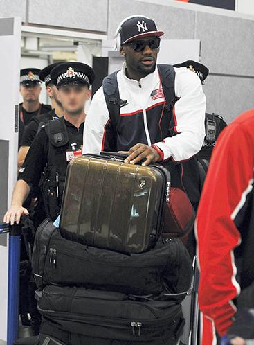 LeBron James - Carry Heys Luggage