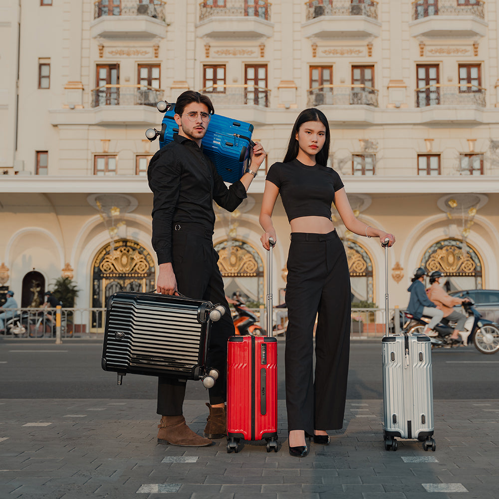 ☆ ht581020☆ 東京2020 ミライトワ銀製 専用ケース付き Heys Tekno 21 Inch Carry-on - Silver | Tech Traveler Luggage